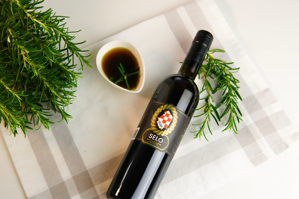 A rich and velvety Rosemary Fond Gravy infused with Croatian olive oil, perfect for enhancing a variety of dishes with its aromatic flavors.